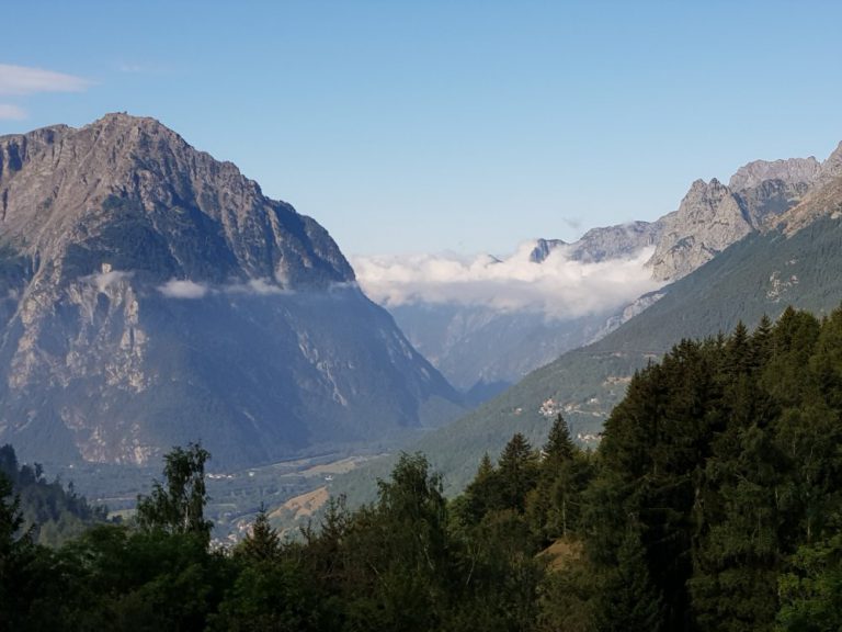 oz wanderung Blick ins Vallée de l’Eau d’Olle