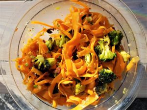 Brokkoli-Möhren-Salat