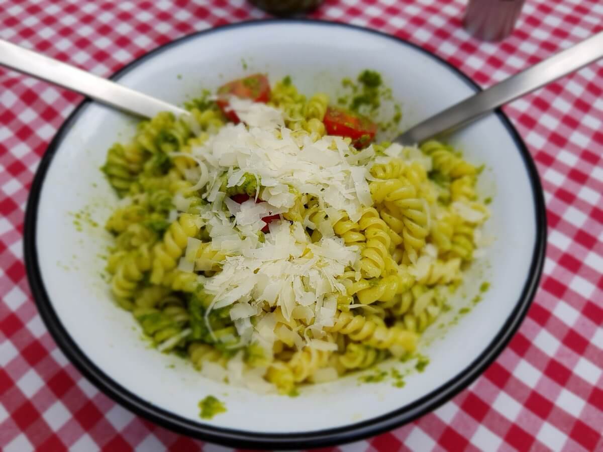 Rezept Basilikum-Pesto - Bordküche - Zimmer mit Ausblick