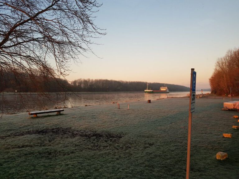 Kurz nach Sehestedt am Nord-Ostsee-Kanal