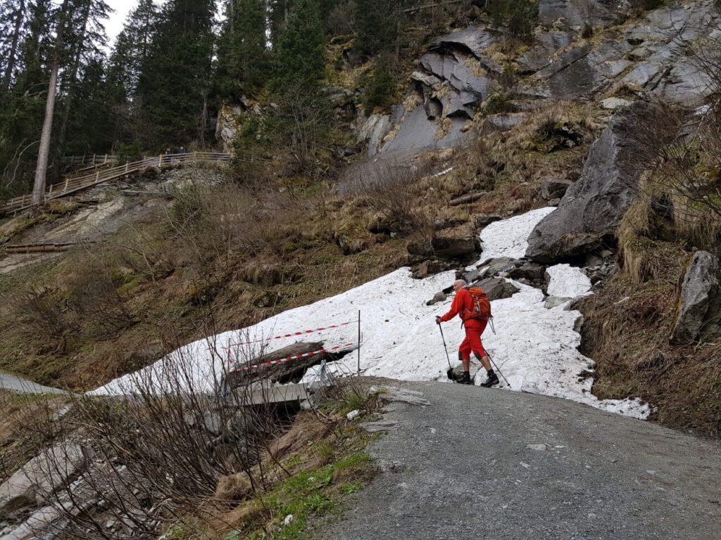 Schnee an den Krimmler Wasserfällen