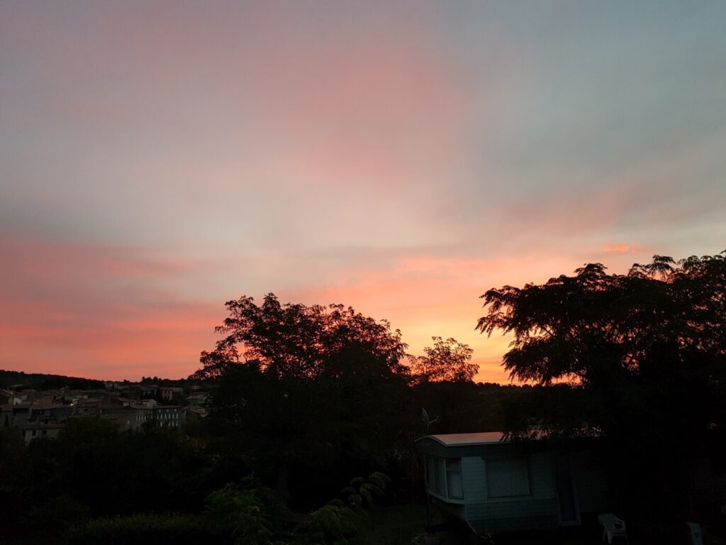 Sonnenaufgang am Campingplatz